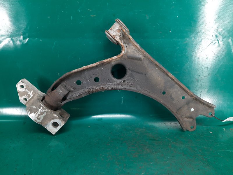 Запчасть рычаг передней подвески нижний правый VOLKSWAGEN JETTA 05-10 2007 Седан 2.5 1K0 407 152 BC Б/У Рычаг передней подвески нижний правый VOLKSWAGEN JETTA 05-10 2007 Седан 2.5 1K0 407 152 BC Б/У