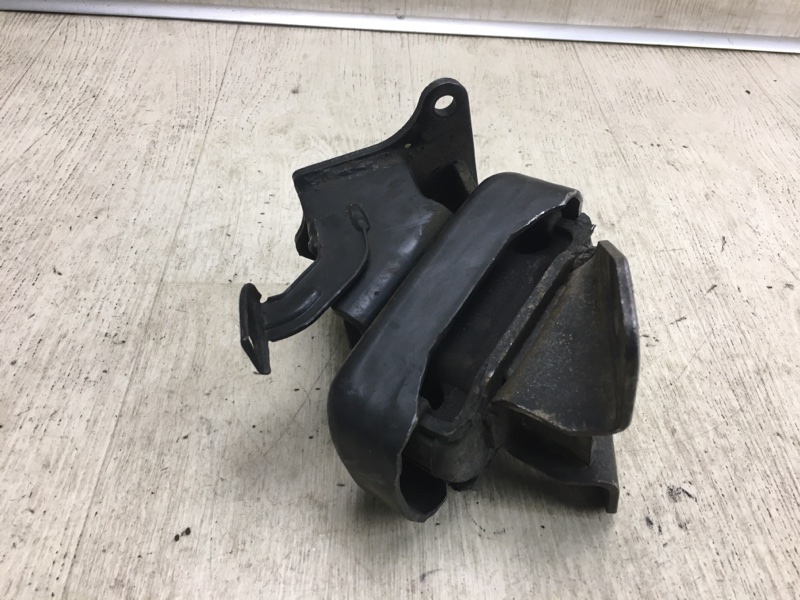 Подушка двигателя левая H1 07-21 2.5 CRDI D4CB Подушка двигателя левая H1 07-21 2.5 CRDI D4CB