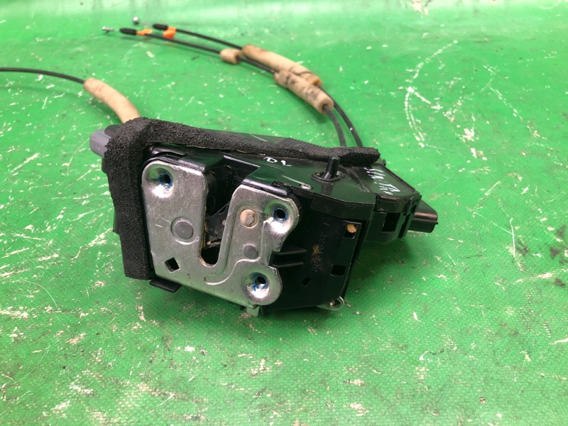 Замок двери задний левый SENTRA B17 12-21 2017 B17 1.8 MRA8DE Замок двери задний левый SENTRA B17 12-21 2017 B17 1.8 MRA8DE