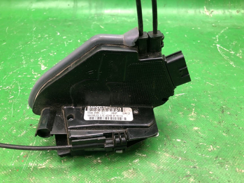 Замок двери задний правый PATHFINDER R52 12-21 2014 R52 3.5 VQ35DE