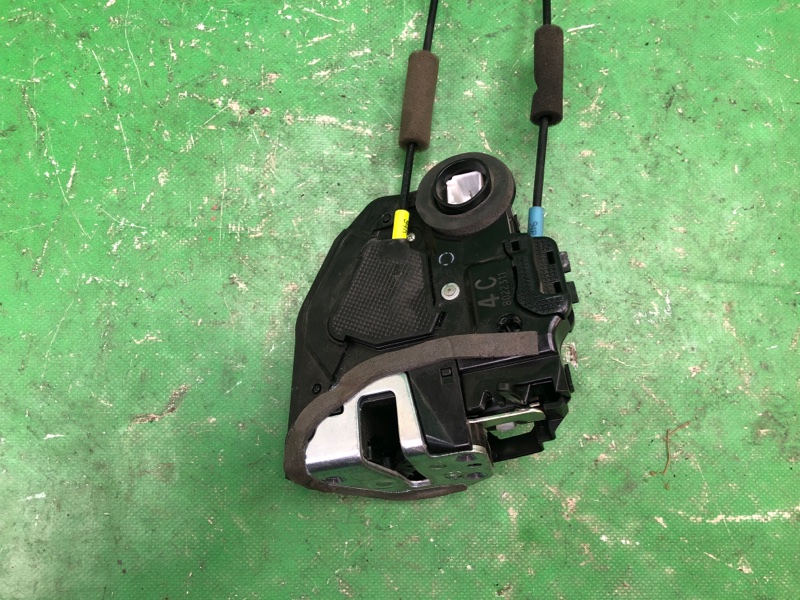 Замок двери задний правый TOYOTA 4RUNNER 10-16 GRN285 4.0 1GRFE