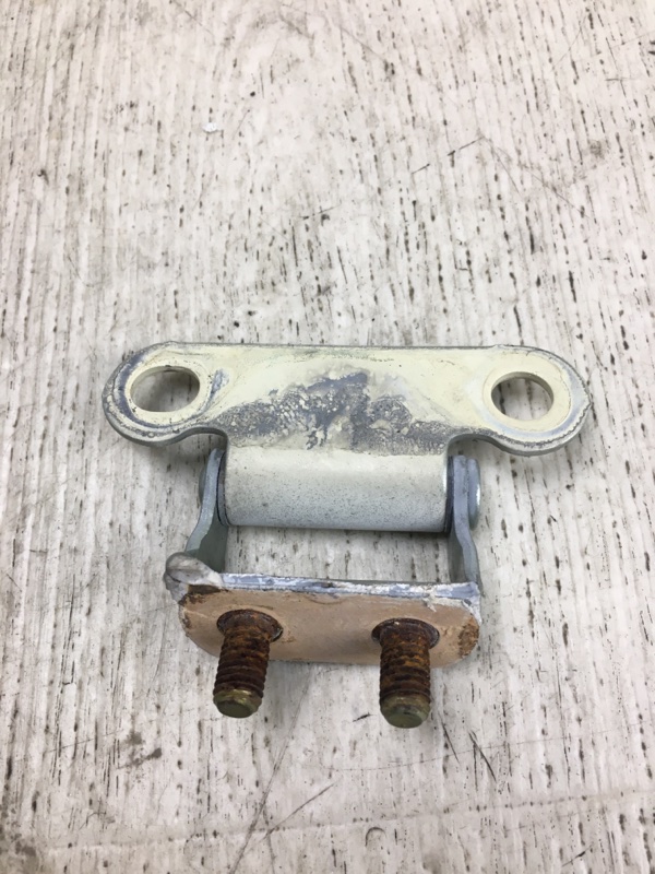 Петля крышки багажника правая TOYOTA PRIUS - 20 03-11