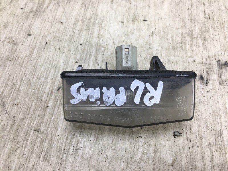 Подсветка номера TOYOTA PRIUS - 20 03-11 Подсветка номера TOYOTA PRIUS - 20 03-11