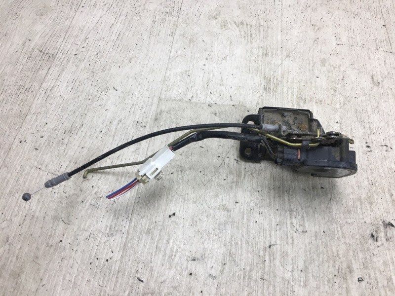 Замок крышки багажника COROLLA 120 00-07