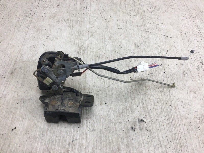Замок крышки багажника TOYOTA COROLLA 120 00-07