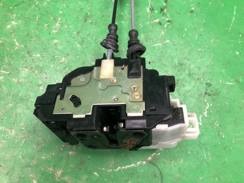 Замок двери передний правый HYUNDAI ELANTRA HD 06-11 HD 2.0 G4GC