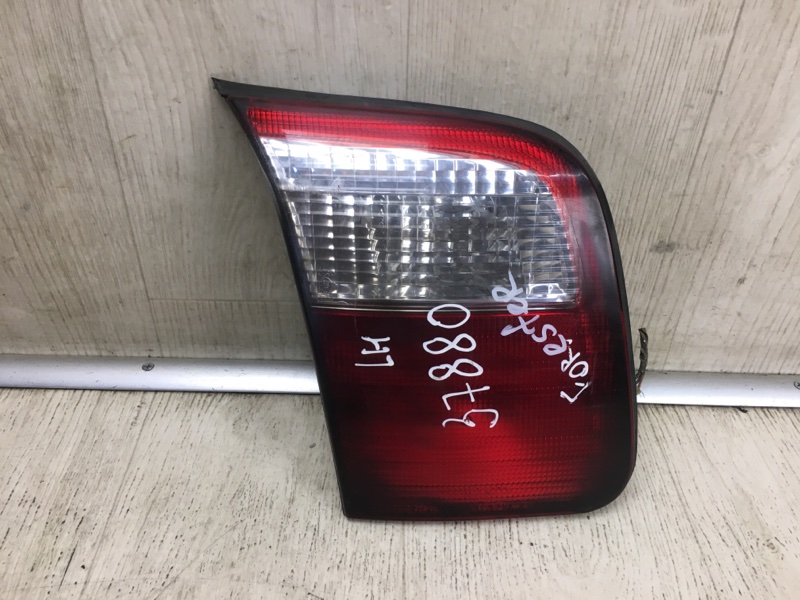 Фонарь внутренний левый FORESTER SF 97-02