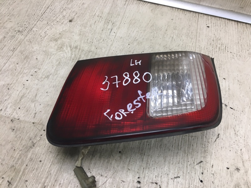 Фонарь внутренний левый FORESTER SF 97-02