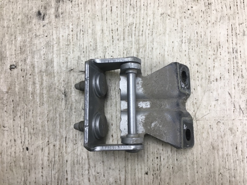 Петля крышки багажника TRIBECA B9 05-07