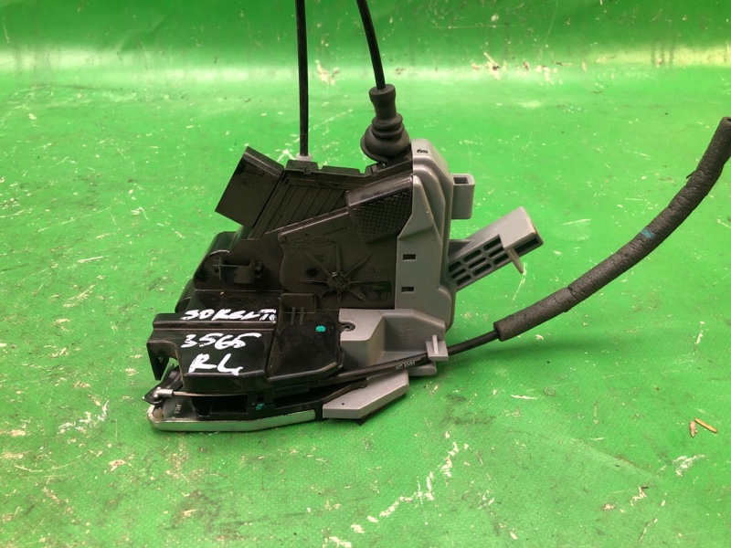 Замок двери задний левый SORENTO UM 14- 2015 UM 2.4 G4KJ