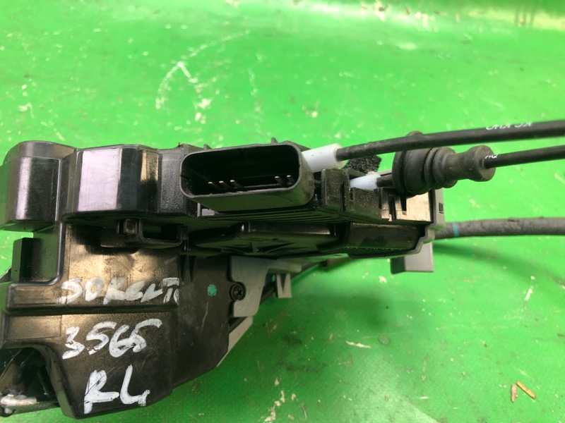 Замок двери задний левый SORENTO UM 14- 2015 UM 2.4 G4KJ