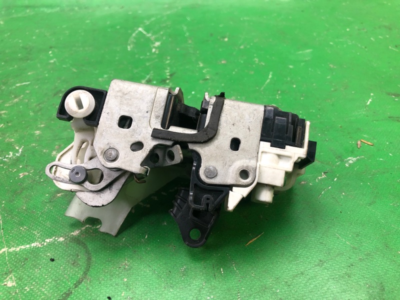 Замок двери задний левый JEEP COMPASS 06-16 MK49 2.0 ECN Замок двери задний левый JEEP COMPASS 06-16 MK49 2.0 ECN