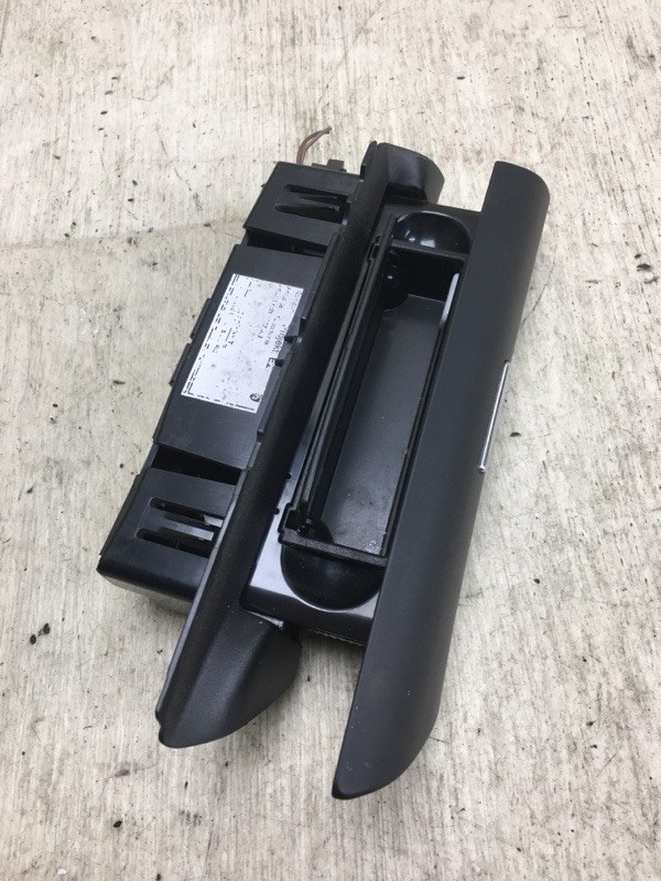 Пепельница задняя правая CAYENNE 10-18 2010 958 4.8 M48.02 Пепельница задняя правая CAYENNE 10-18 2010 958 4.8 M48.02