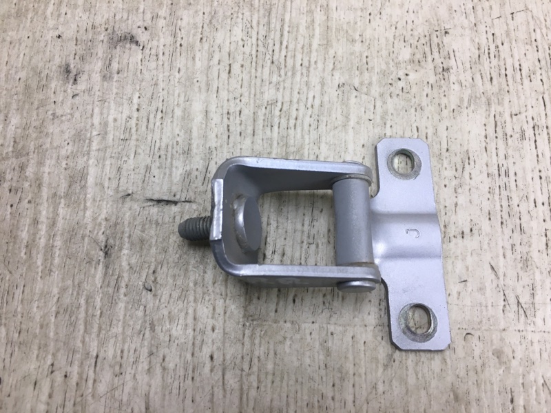 Запчасть петля крышки багажника правая MITSUBISHI OUTLANDER XL 05-13 2007 Внедорожник 3.0 MR556091 Б/У Петля крышки багажника правая MITSUBISHI OUTLANDER XL 05-13 2007 Внедорожник 3.0 MR556091 Б/У