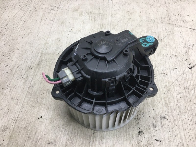 Моторчик печки SONATA YF 10-14 2012 YF 2.4 G4KK Моторчик печки SONATA YF 10-14 2012 YF 2.4 G4KK