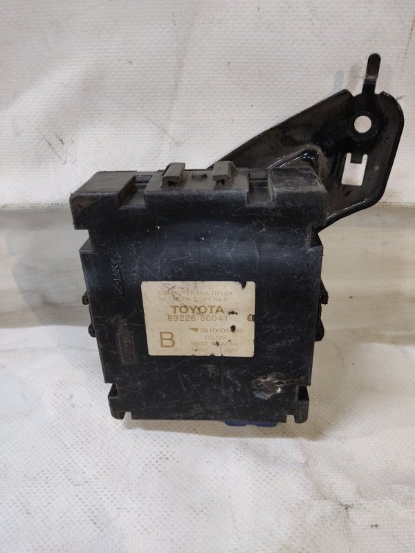 Запчасть блок электронный LEXUS LX570 07-15 89226-60041 Б/У Блок электронный LEXUS LX570 07-15 89226-60041 Б/У