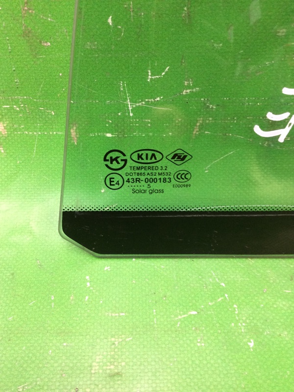 Стекло двери глухое заднее левое KIA FORTE YD 12- YD 1.8 G4NB Стекло двери глухое заднее левое KIA FORTE YD 12- YD 1.8 G4NB