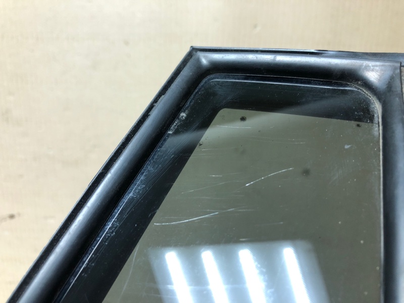 Стекло двери глухое заднее правое GX470 02-09 2005 Внедорожник 4.7 2UZFE Стекло двери глухое заднее правое GX470 02-09 2005 Внедорожник 4.7 2UZFE