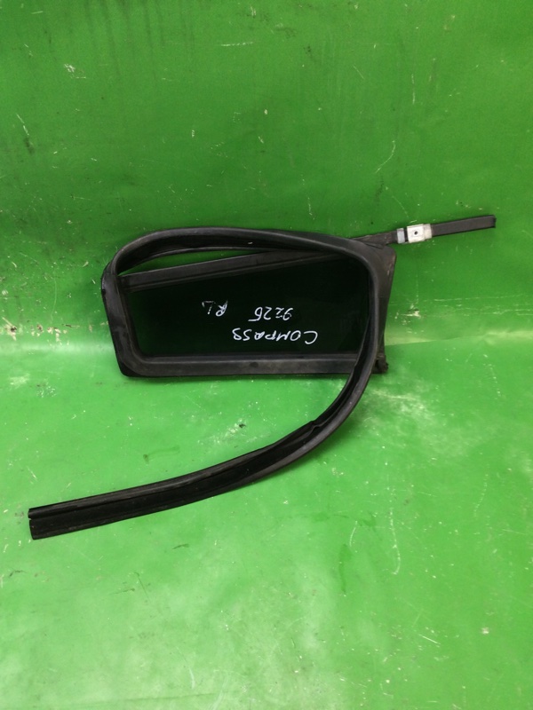 Стекло двери глухое заднее левое JEEP COMPASS 06-16 MK49 2.0 ECN Стекло двери глухое заднее левое JEEP COMPASS 06-16 MK49 2.0 ECN