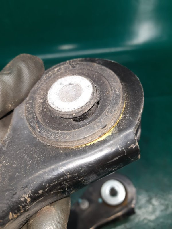 Рычаг передней подвески верхний правый GRAND CHEROKEE 11-22 2013 Внедорожник 5.7 Рычаг передней подвески верхний правый GRAND CHEROKEE 11-22 2013 Внедорожник 5.7