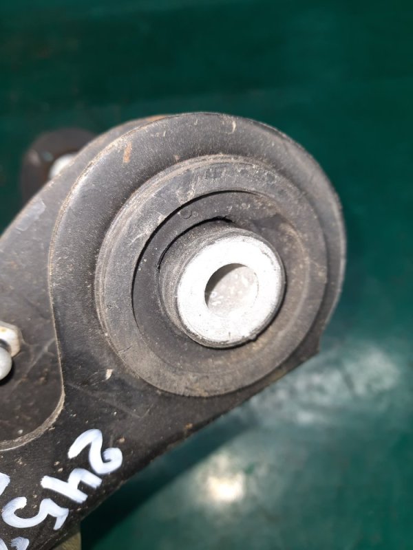 Рычаг передней подвески верхний левый GRAND CHEROKEE 11-22 2013 Внедорожник 5.7 Рычаг передней подвески верхний левый GRAND CHEROKEE 11-22 2013 Внедорожник 5.7