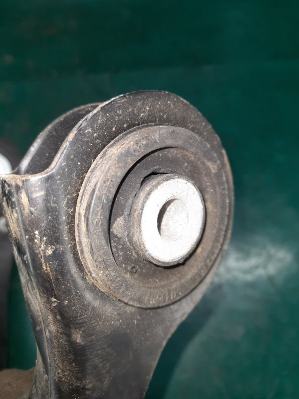 Рычаг передней подвески верхний левый GRAND CHEROKEE 11-22 2013 Внедорожник 5.7 Рычаг передней подвески верхний левый GRAND CHEROKEE 11-22 2013 Внедорожник 5.7