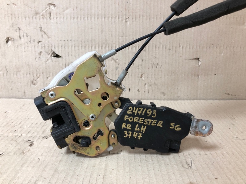 Запчасть замок двери задний левый SUBARU FORESTER SG 02-07 2003 Внедорожник 2.5 EJ251 61035SA011 Б/У Замок двери задний левый SUBARU FORESTER SG 02-07 2003 Внедорожник 2.5 EJ251 61035SA011 Б/У