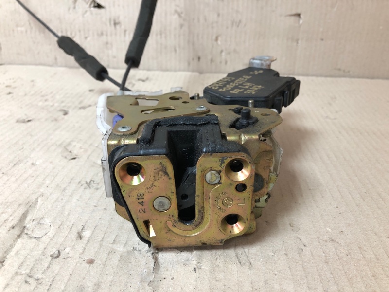 Замок двери задний левый FORESTER SG 02-07 2003 Внедорожник 2.5 EJ251 Замок двери задний левый FORESTER SG 02-07 2003 Внедорожник 2.5 EJ251