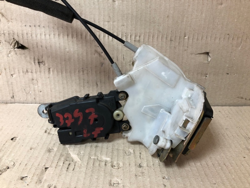 Замок двери задний левый SUBARU FORESTER SG 02-07 Внедорожник 2.5 EJ251 Замок двери задний левый SUBARU FORESTER SG 02-07 Внедорожник 2.5 EJ251