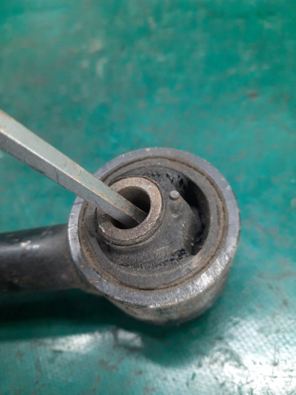 Рычаг задней подвески продольный CAMRY 20 96-02 2000 Седан 2.2 Рычаг задней подвески продольный CAMRY 20 96-02 2000 Седан 2.2