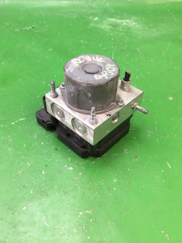 Блок ABS X-TRAIL/ROGUE T32 13-20 2017 T32 2.5 QR25DE