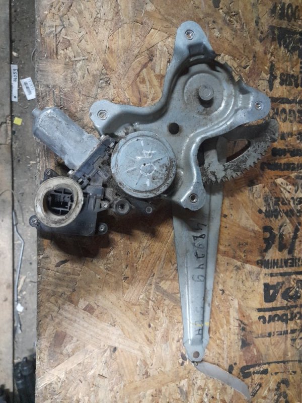 Стеклоподъемник задний левый TOYOTA CAMRY 40 06-11 69804-33050 Б/У