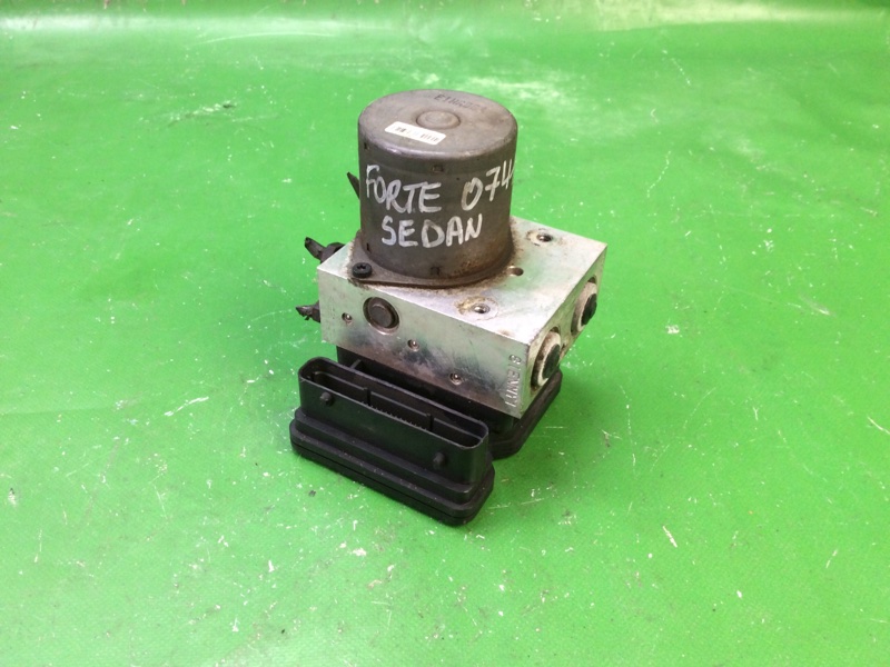 Блок ABS KIA FORTE/CERATO TD 08-13 2009 TD 2.0 G4KD 58920-1M700 Б/У