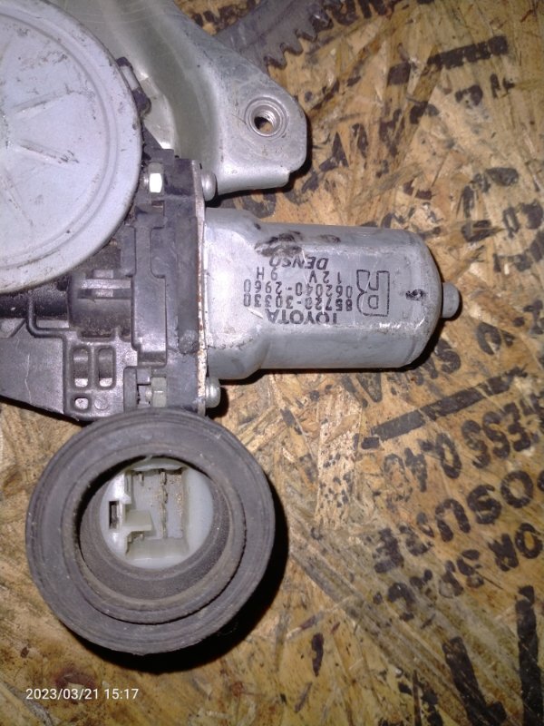 Стеклоподъемник передний левый GS350 GS300 05-11