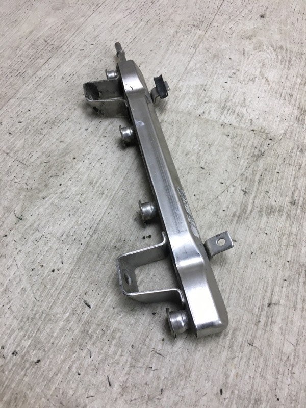 Топливная рейка MAZDA 6 GG 02-07 L3