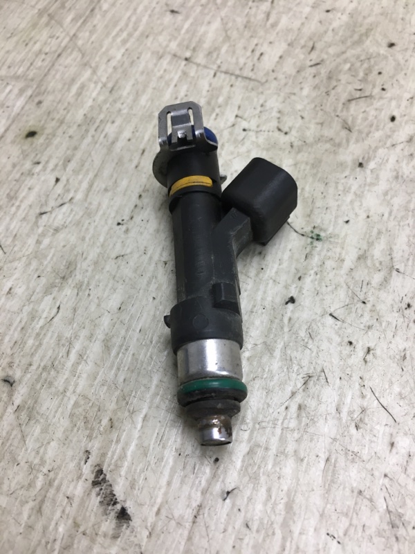 Форсунка топливная MAZDA 6 GG 02-07 L3