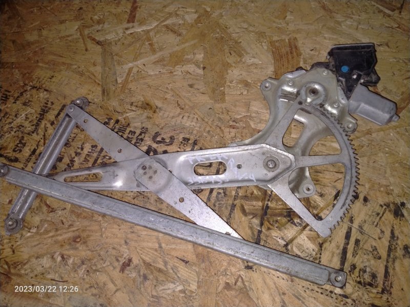 Стеклоподъемник передний левый TOYOTA RAV4 05-12 69802-52080 Б/У