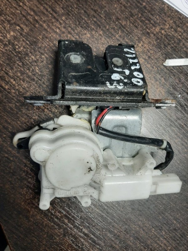 Запчасть замок крышки багажника MAZDA CX-7 06-12 2009 Внедорожник 2.3 EG21-62-310 Б/У Замок крышки багажника MAZDA CX-7 06-12 2009 Внедорожник 2.3 EG21-62-310 Б/У