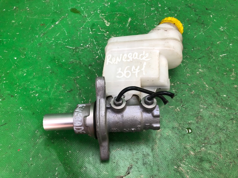 Запчасть главный тормозной цилиндр JEEP RENEGADE (BU) 14- 2018 BU 2.4 ED6 68263298AA Б/У Главный тормозной цилиндр JEEP RENEGADE (BU) 14- 2018 BU 2.4 ED6 68263298AA Б/У