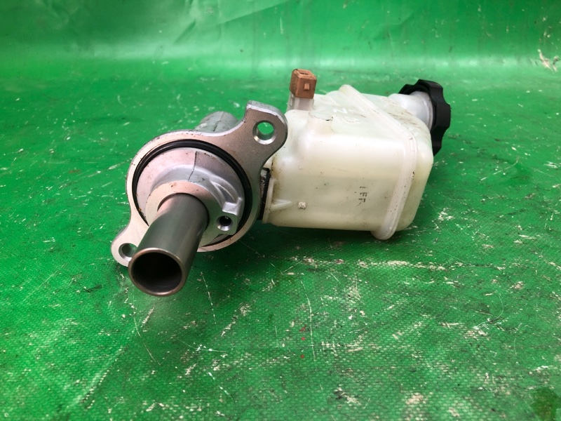 Главный тормозной цилиндр SONATA YF 10-14 2013 YF 2.4 G4KJ Главный тормозной цилиндр SONATA YF 10-14 2013 YF 2.4 G4KJ