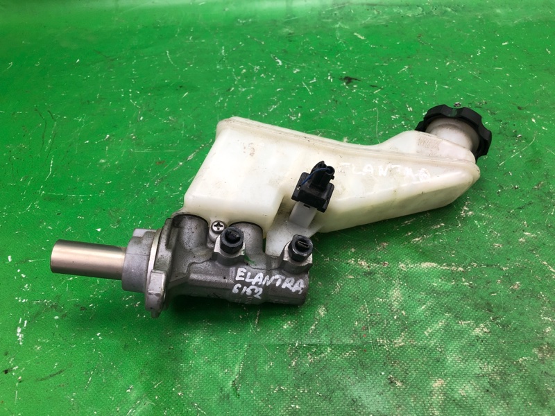 Главный тормозной цилиндр HYUNDAI ELANTRA AD 16- 2016 AD 2.0 G4NH 58510-F2400 Б/У