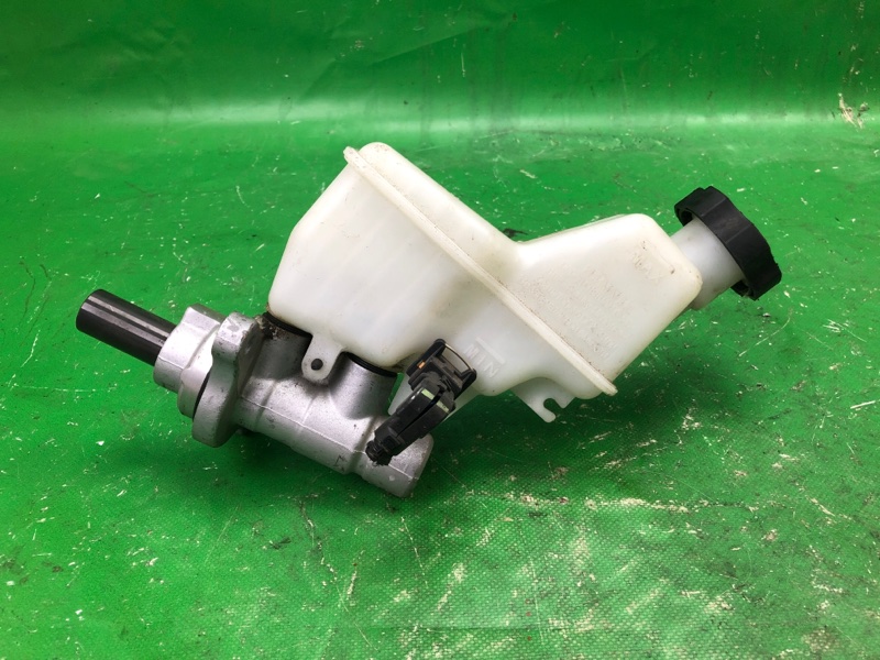 Главный тормозной цилиндр SONATA LF 2014- 2015 LF 2.4 G4KJ Главный тормозной цилиндр SONATA LF 2014- 2015 LF 2.4 G4KJ