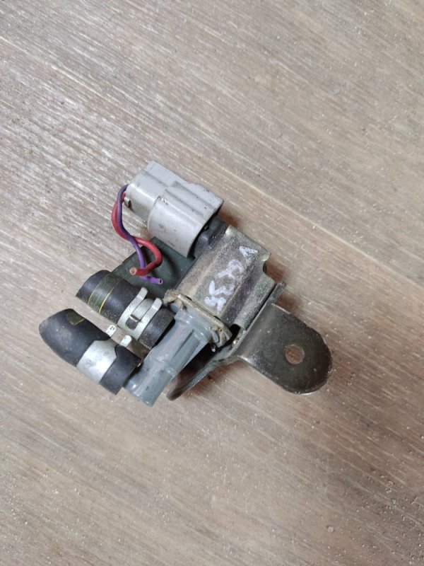 Запчасть клапан электромагнитный (вакуумный) INFINITI FX S50 03-08 Б/У Клапан электромагнитный (вакуумный) INFINITI FX S50 03-08 Б/У