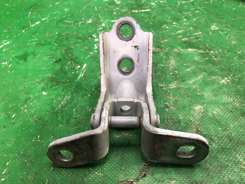 Петля двери нижняя задняя левая SONATA YF 10-14 2011 YF 2.4 G4KJ Петля двери нижняя задняя левая SONATA YF 10-14 2011 YF 2.4 G4KJ