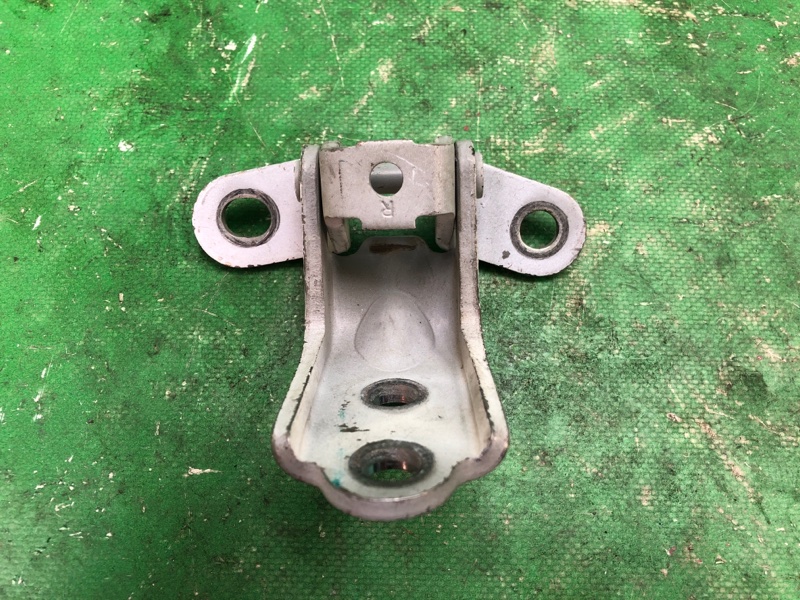 Петля двери нижняя задняя левая HYUNDAI SONATA YF 10-14 YF 2.4 G4KJ Петля двери нижняя задняя левая HYUNDAI SONATA YF 10-14 YF 2.4 G4KJ