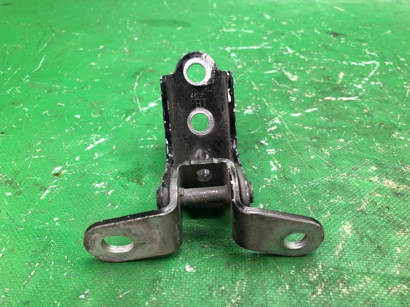 Петля двери нижняя задняя правая ELANTRA MD 10-15 2012 MD 1.8 G4NB