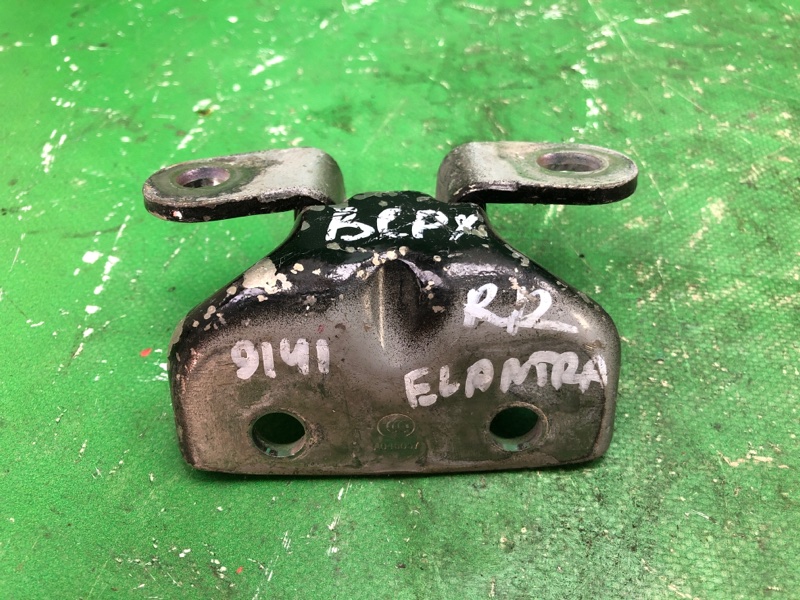 Запчасть петля двери верхняя задняя правая HYUNDAI ELANTRA MD 10-15 2012 MD 1.8 G4NB 79420-3K000 Б/У Петля двери верхняя задняя правая HYUNDAI ELANTRA MD 10-15 2012 MD 1.8 G4NB 79420-3K000 Б/У