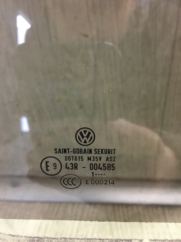 Стекло двери переднее правое JETTA USA 10-17 2011 162 CBTA 2.5L