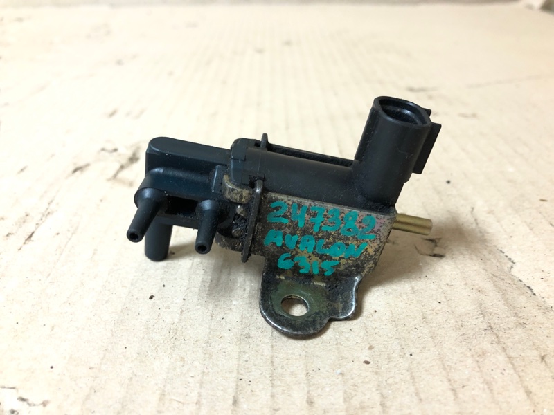 Клапан электромагнитный (вакуумный) TOYOTA AVALON 99-05 2001 3.0 90910-12204 Б/У