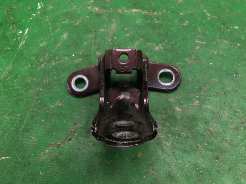 Петля двери нижняя правая KIA FORTE/CERATO TD 08-13 TD 2.0 G4KD